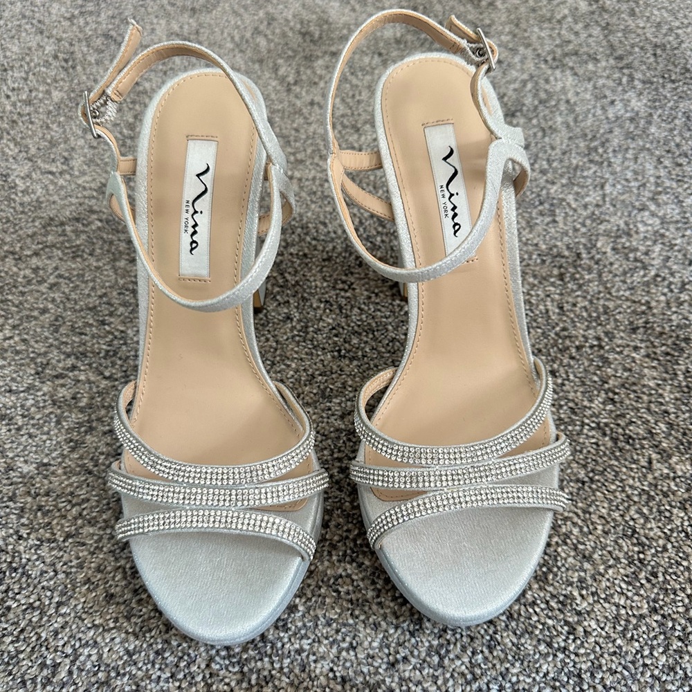 Nina Saralyn Metallic Rhinestone Ankle Strap Platform Block Heel Sandals Size 9
